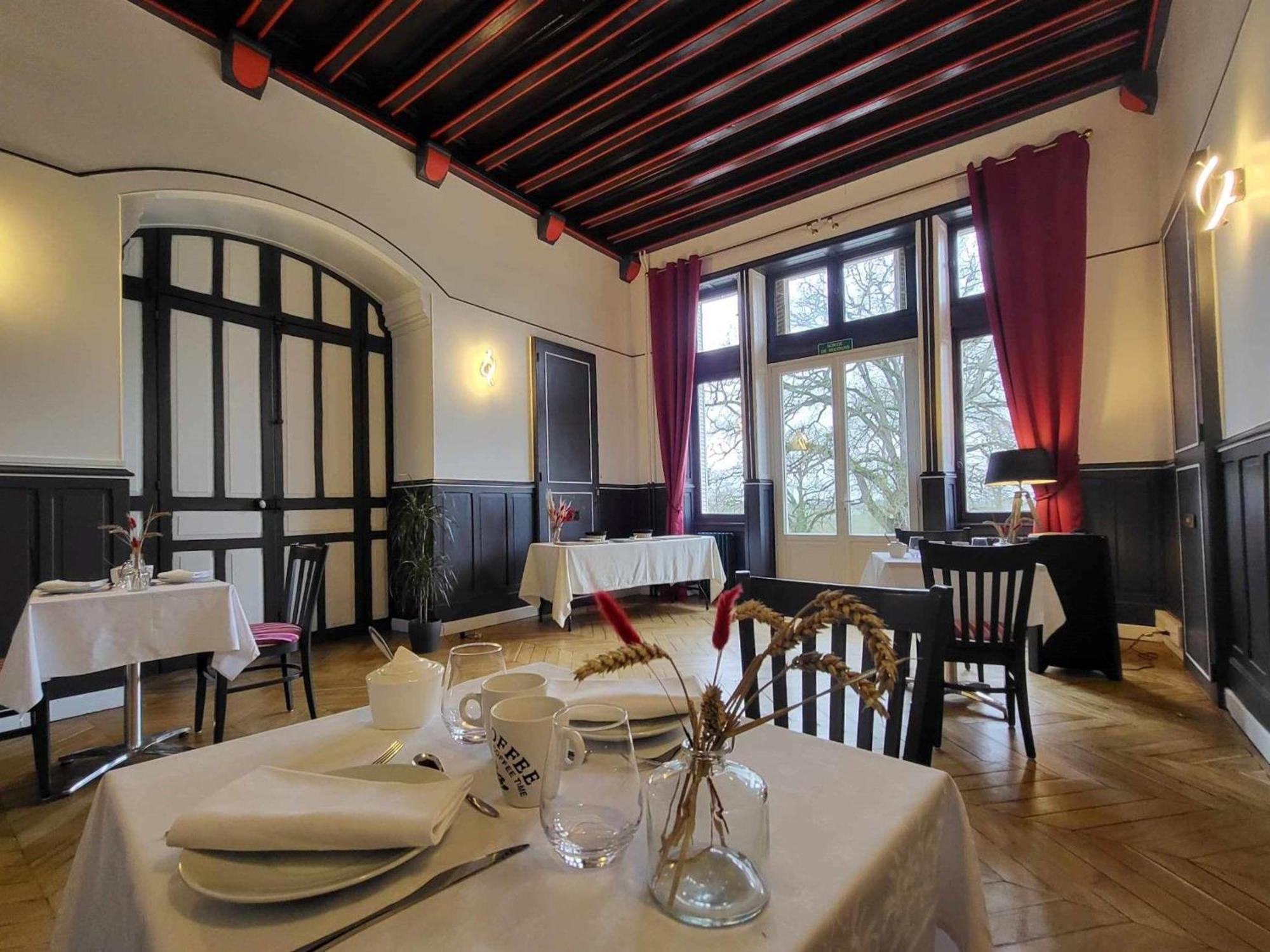 Sejour De Charme Au Chateau Avec Petit-Dejeuner Et Parking - Fr-1-591-705 Cluis Dış mekan fotoğraf